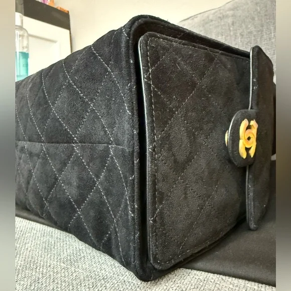 Chanel 25 Hobo Bag Medium Black Suede - Picture 9 of 16